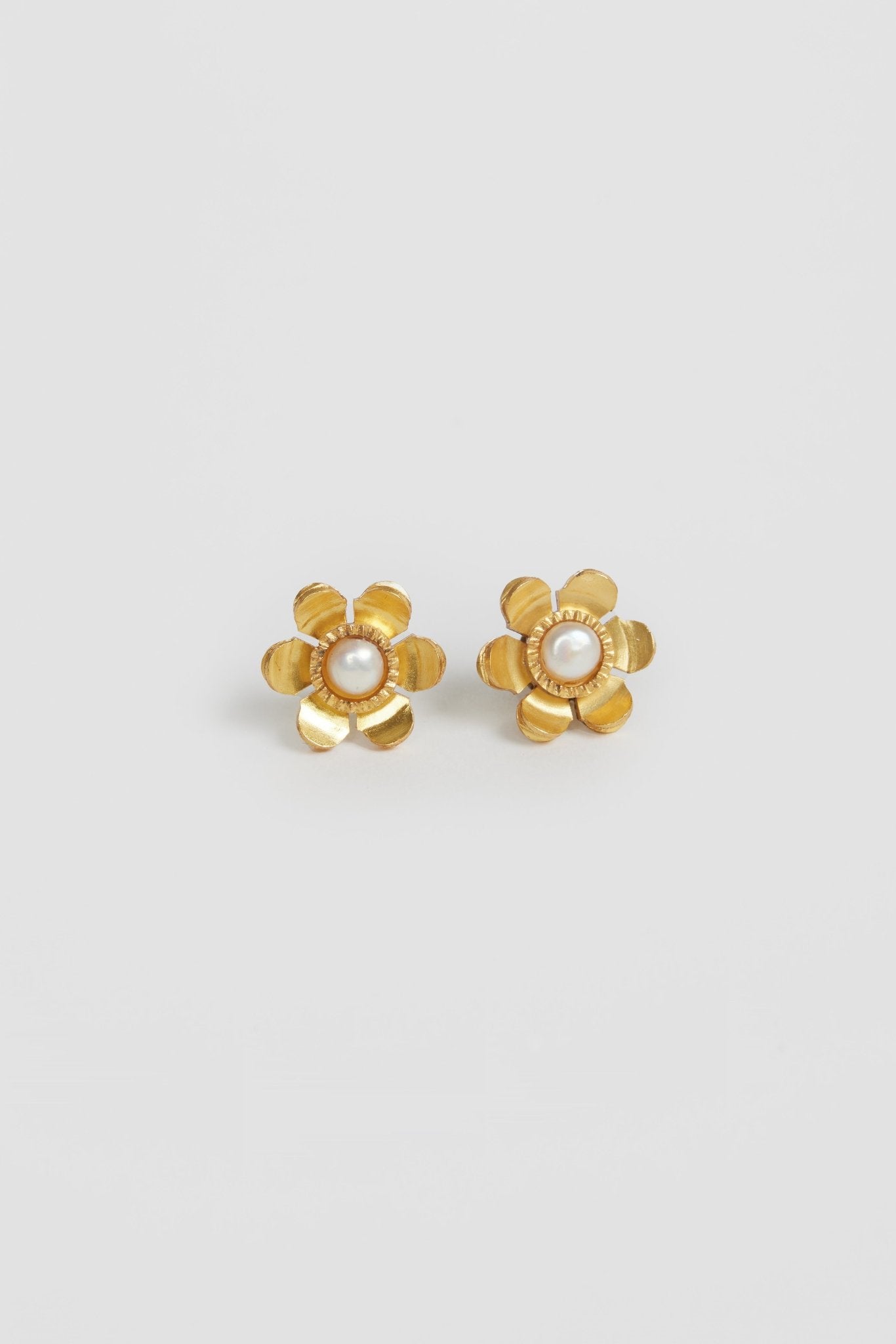 Daisy Studs - Pearl - Lanamara