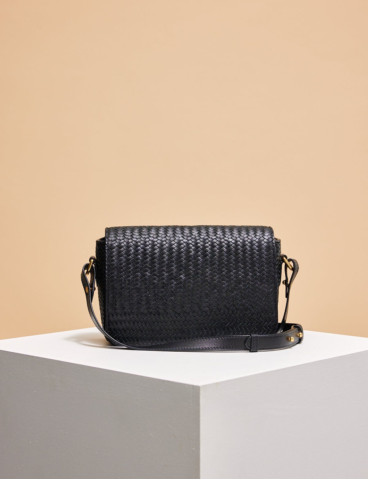 Elsa Woven Crossbody Bag - Lanamara