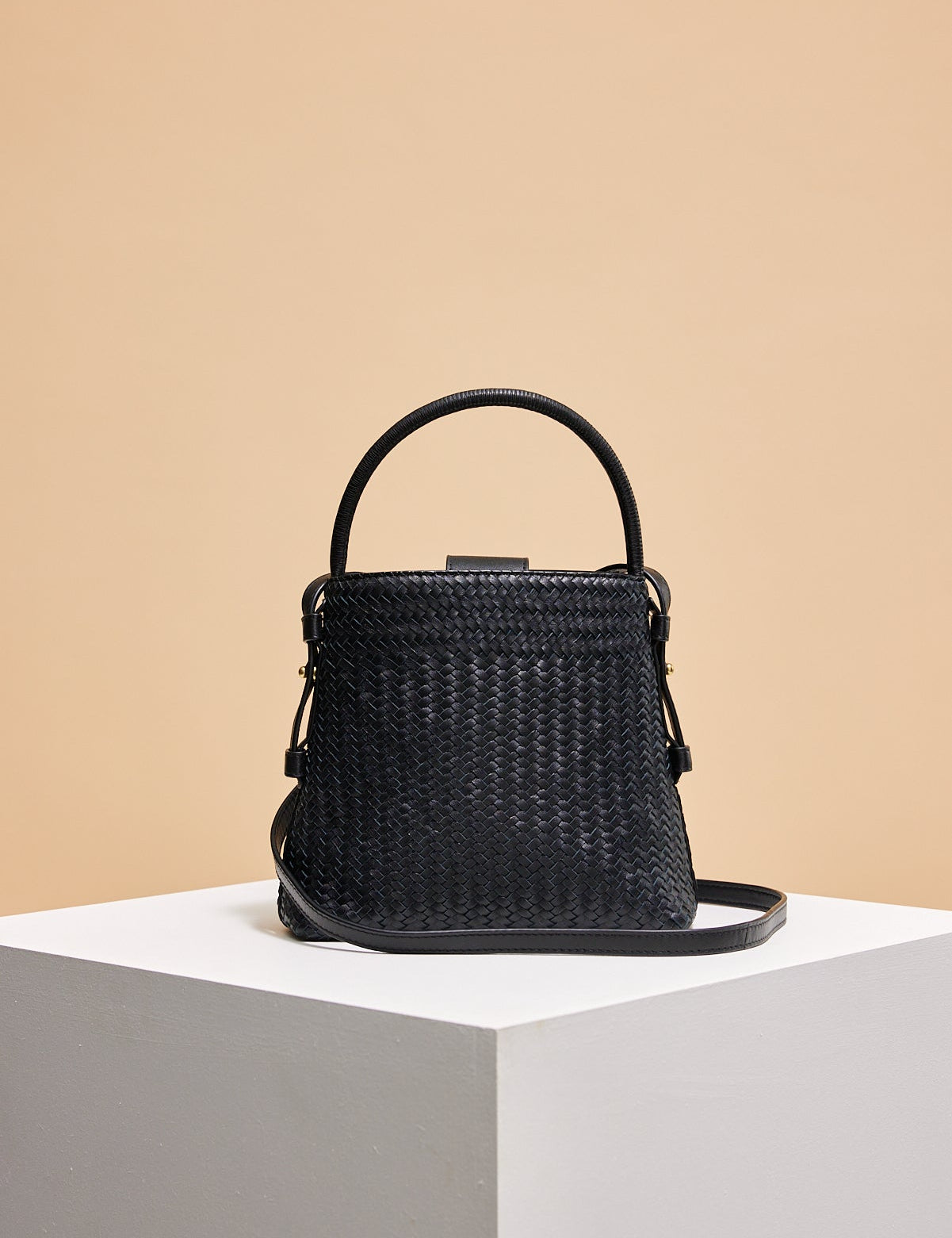 Luna Woven Bucket Bag - Lanamara