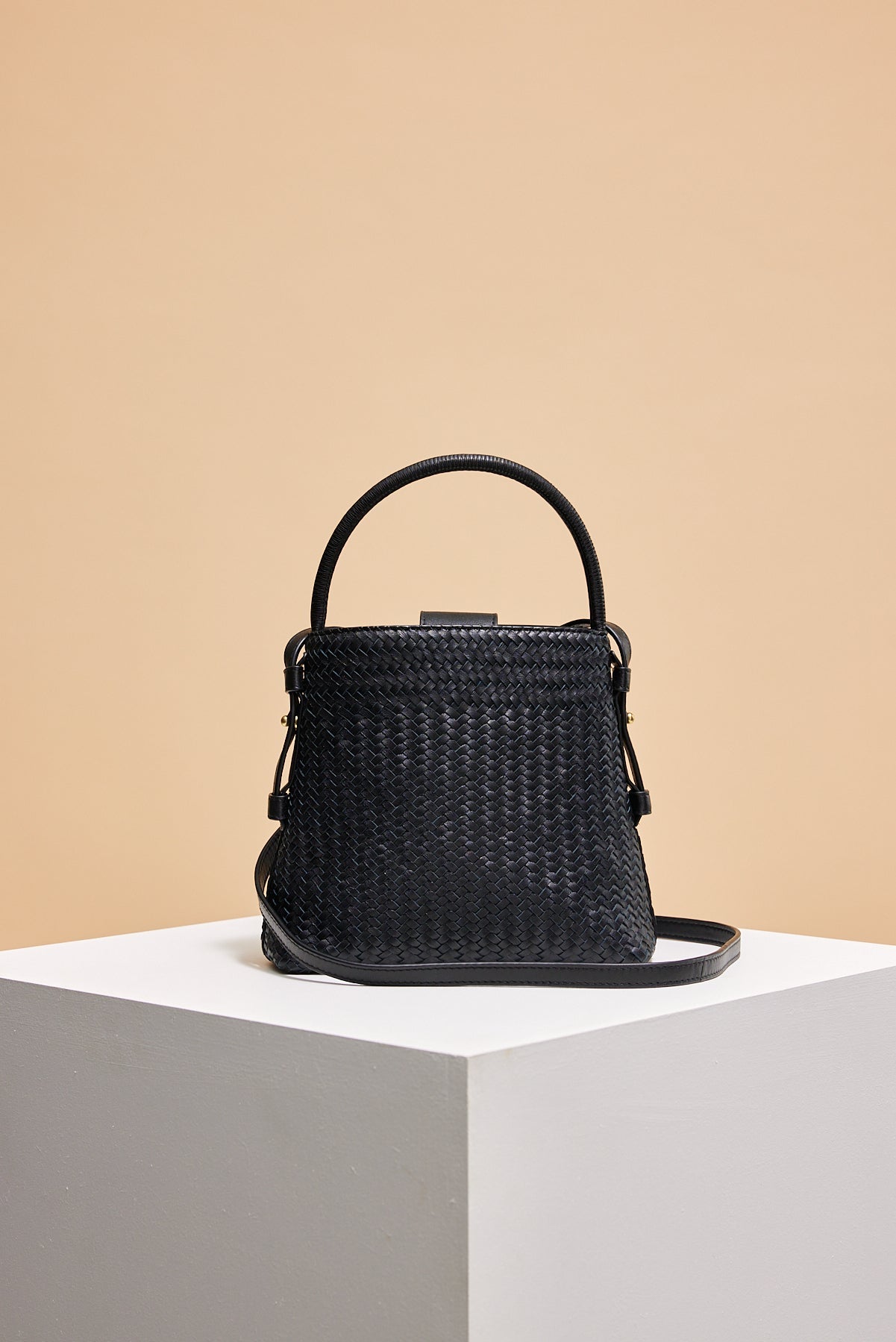 Luna Woven Bucket Bag - Lanamara